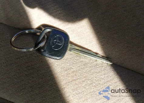 1996 Toyota Avalon Xl/Xls z USA, uszkodzony, nr VIN 4T1BF12B8TU106247